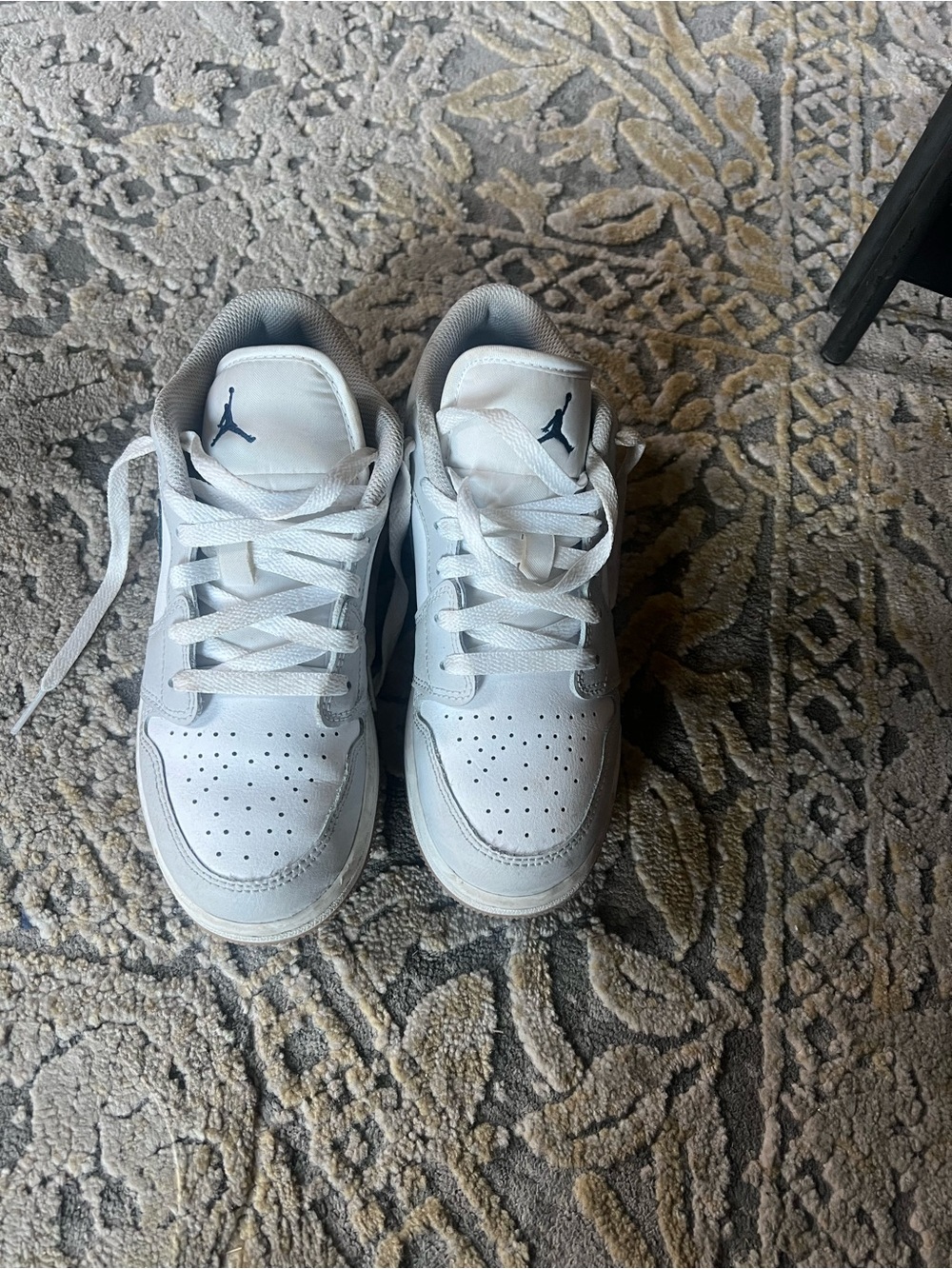 Nike Kids White and Gray Low-Top Sneakers